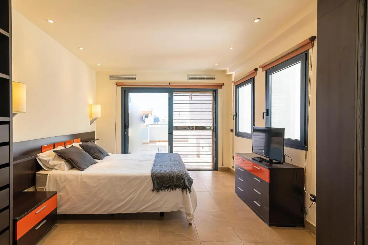 Luxury Holidays Suites, Playa De Los Cristianos 0*,