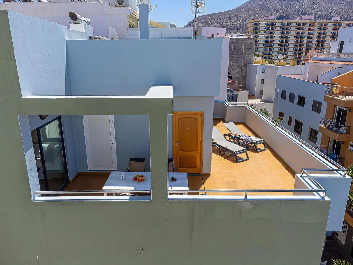 Luxury Holidays Suites, Playa De Los Cristianos Apartman