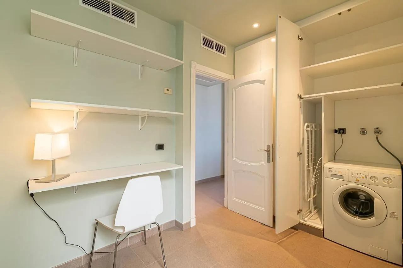 Luxury Holidays Suites, Playa De Los Cristianos Spanyolország