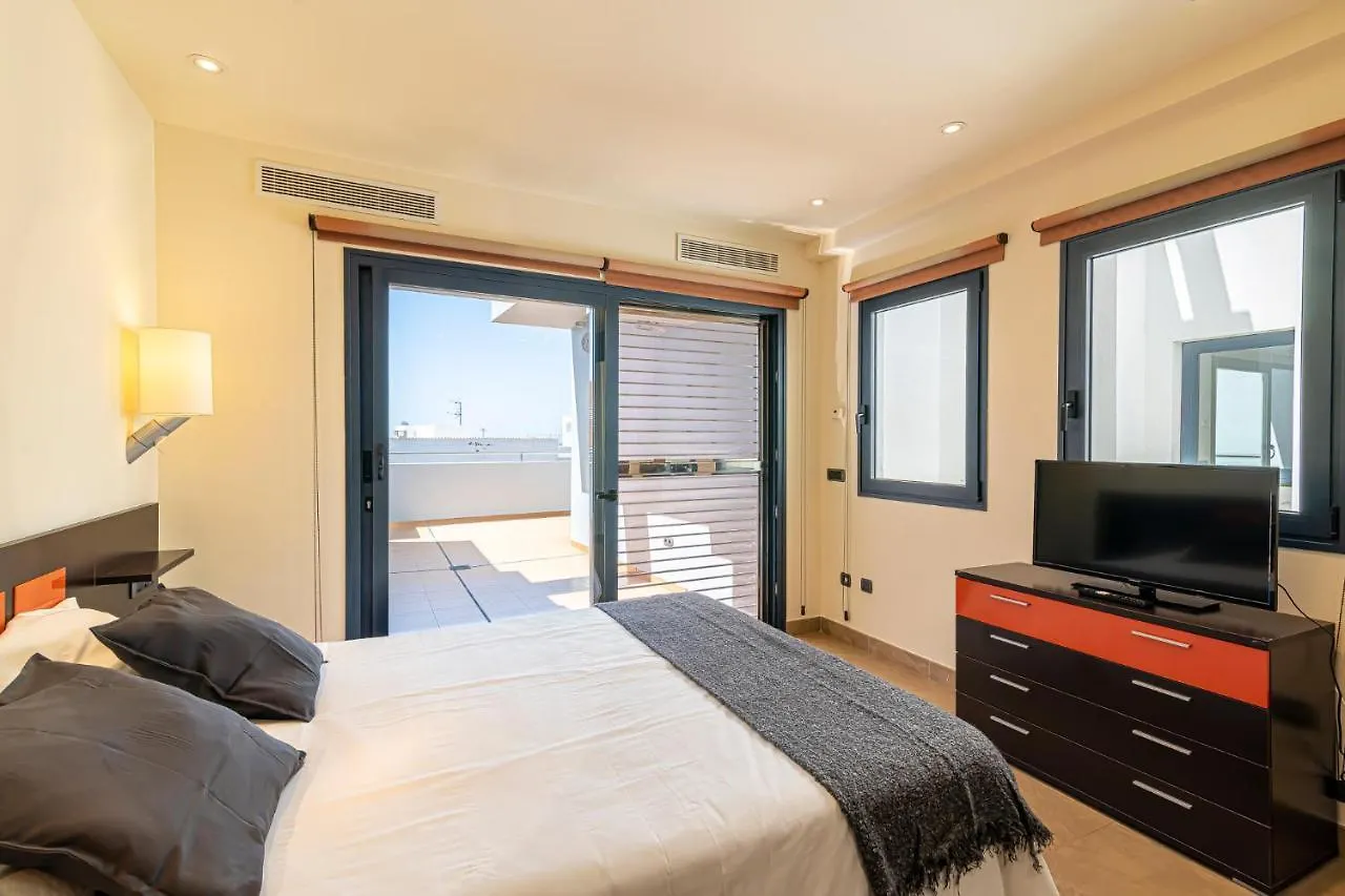 Luxury Holidays Suites, Playa De Los Cristianos Apartman