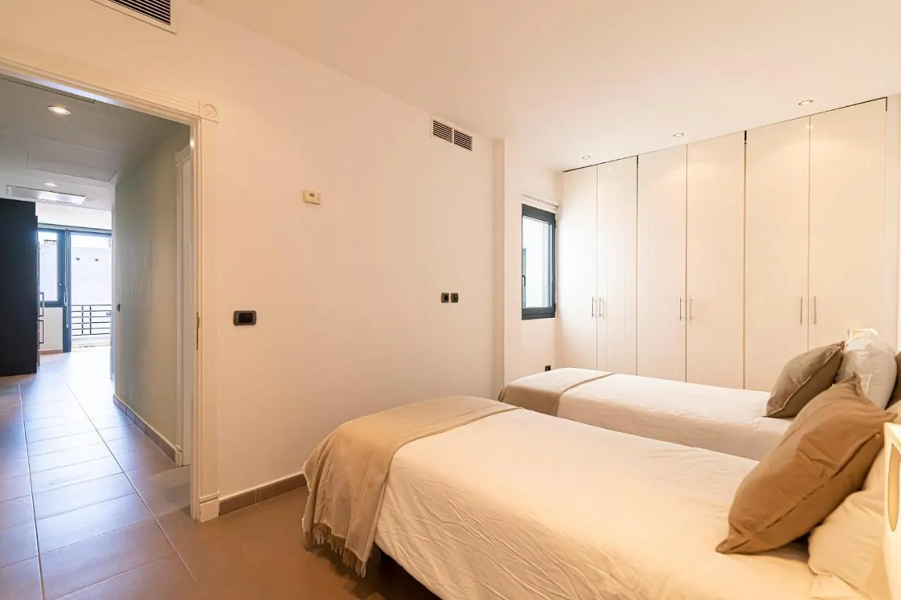 Luxury Holidays Suites, Playa De Los Cristianos 0*,